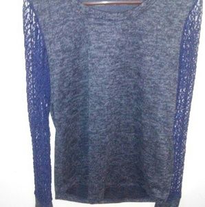 Honey and lace. Blue tee with lace arms